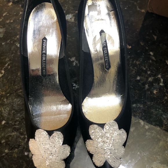 Private Collection women’s pumps 7 1/2M black with beefed design toe - Picture 2 of 9